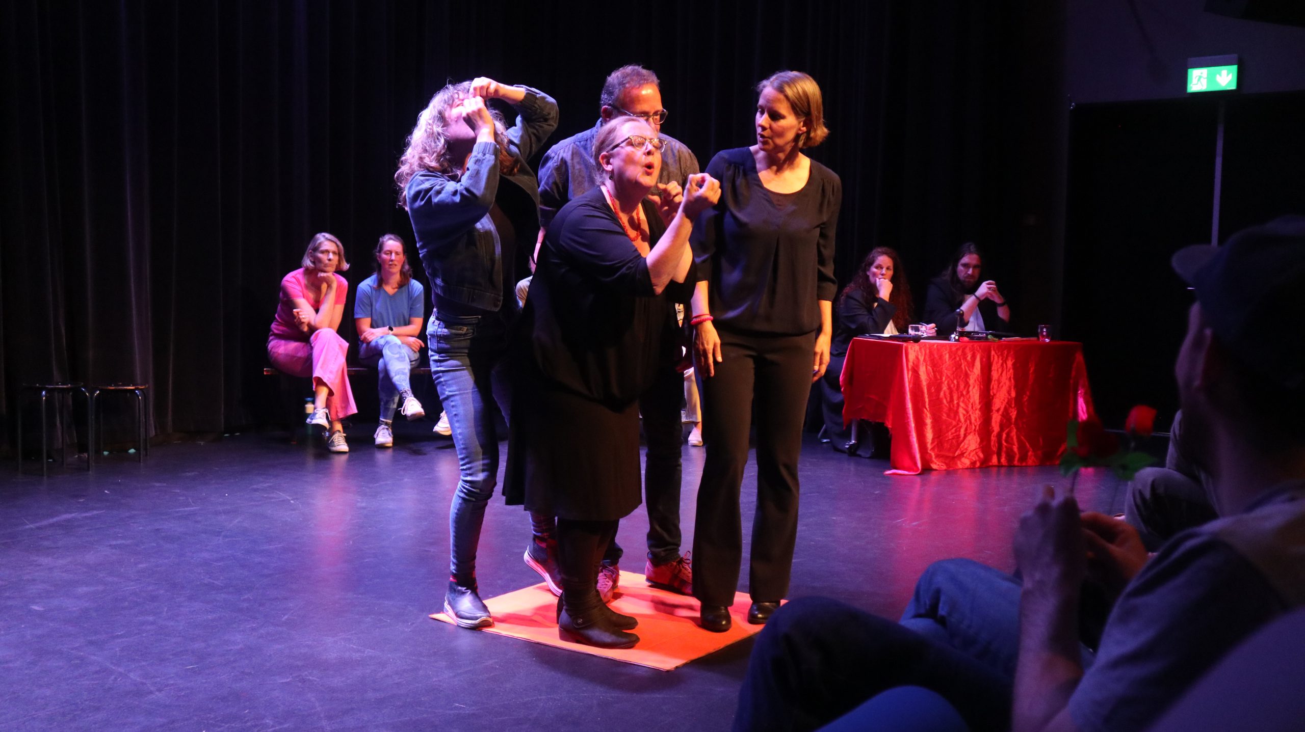 Hilarische momenten tijdens presentatie Theatersport van Theaterschool Zeist & De Bilt